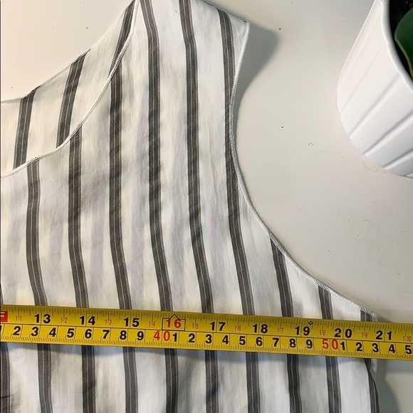 Tilley Endurables sleeveless blouse - Picture 5 of 6